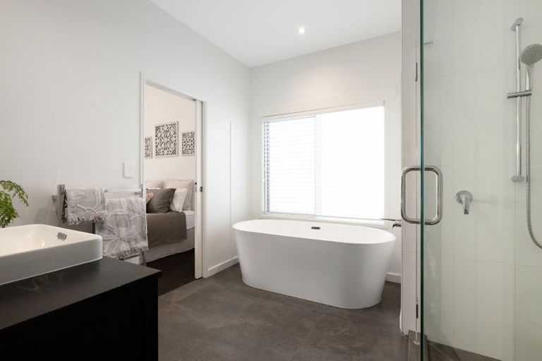 Photo of property in 18 Montia Close, Papamoa Beach, Papamoa, 3118