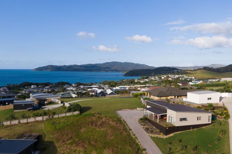 Photo of property in 18 Freyja Crescent, Coopers Beach, 0420