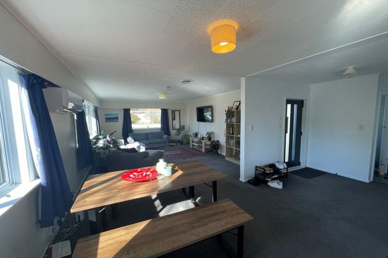 Photo of property in 1 Totara Terrace, Inglewood, 4330