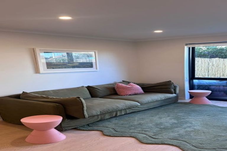 Photo of property in 8 Wharara Lane, Massey, Auckland, 0614