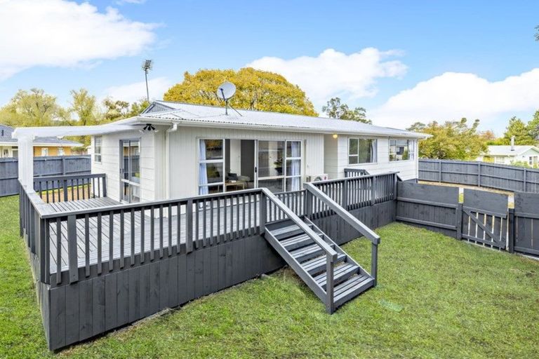 Photo of property in 14 Chantal Place, Red Hill, Papakura, 2110