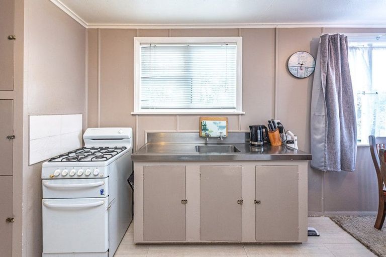 Photo of property in 51 Kowhai Street, Castlecliff, Whanganui, 4501