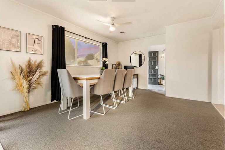 Photo of property in 93 Oreil Avenue, West Harbour, Auckland, 0618