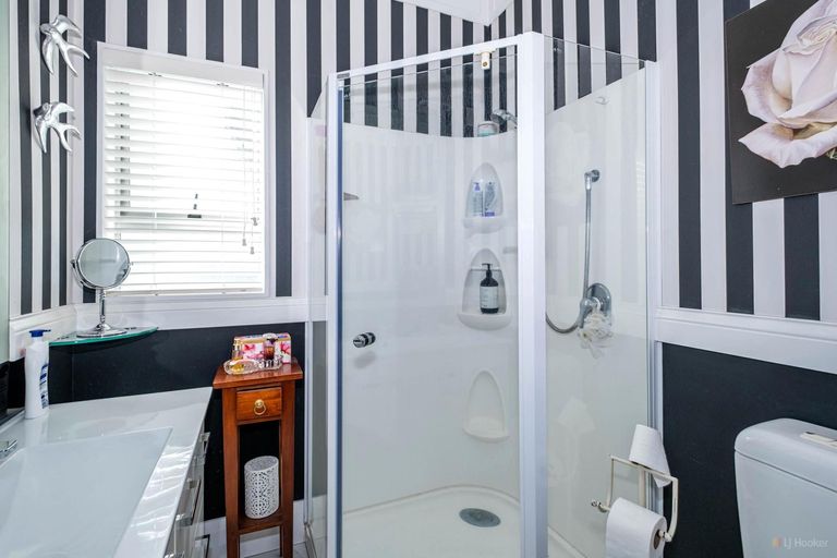 Photo of property in 12 Parsonage Road, Waimate, 7924