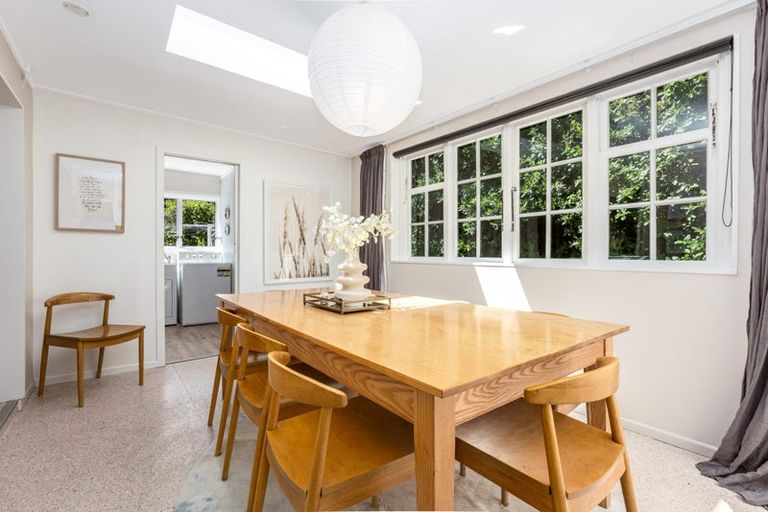 Photo of property in 28 Black Rock Road, Newlands, Wellington, 6037