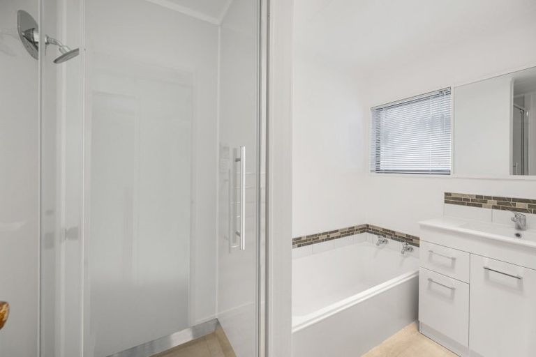 Photo of property in 42 Whiting Crescent, Greenmeadows, Napier, 4112