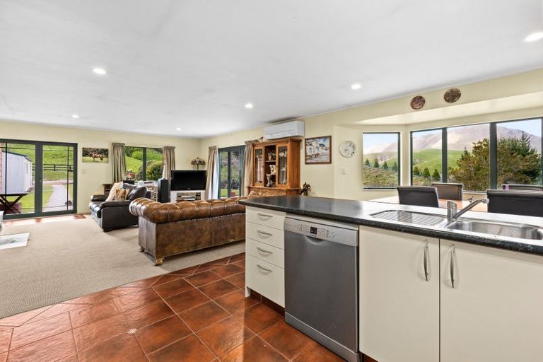 Photo of property in 222 Mackenzie Road, Kahuranaki, Havelock North, 4295
