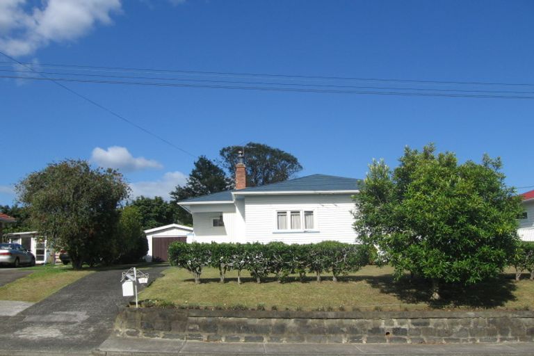 Property details for 33 Sturges Avenue, Otahuhu, Auckland, 1062