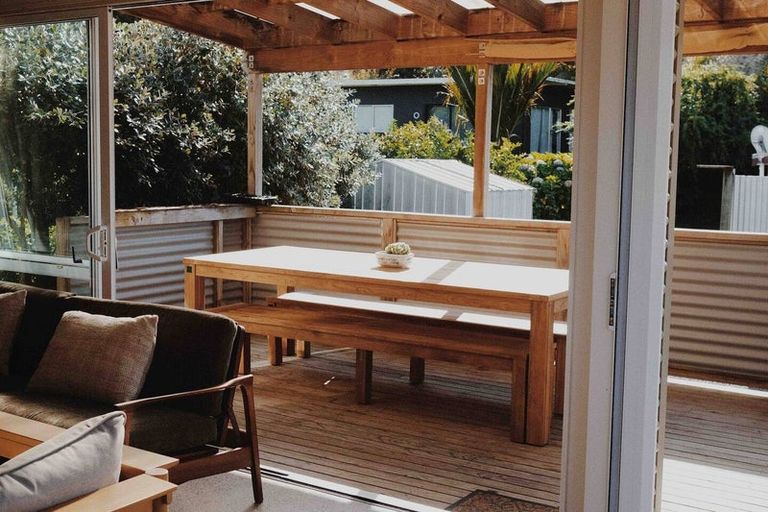 Photo of property in 5 Karioi Crescent, Raglan, 3225