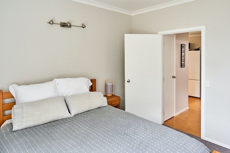 Photo of property in 10 Helen Street, Brooklyn, Wellington, 6021