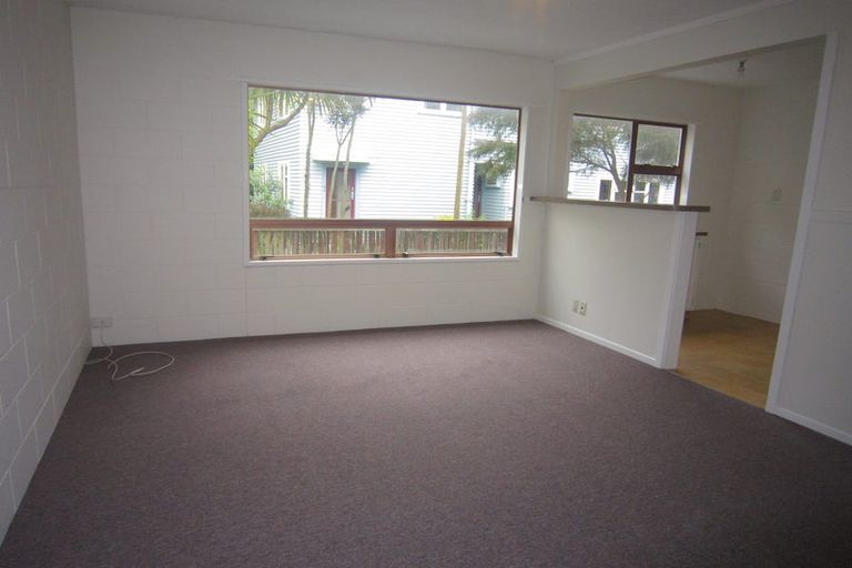 Photo of property in 8 Melrose Crescent, Melrose, Wellington, 6023