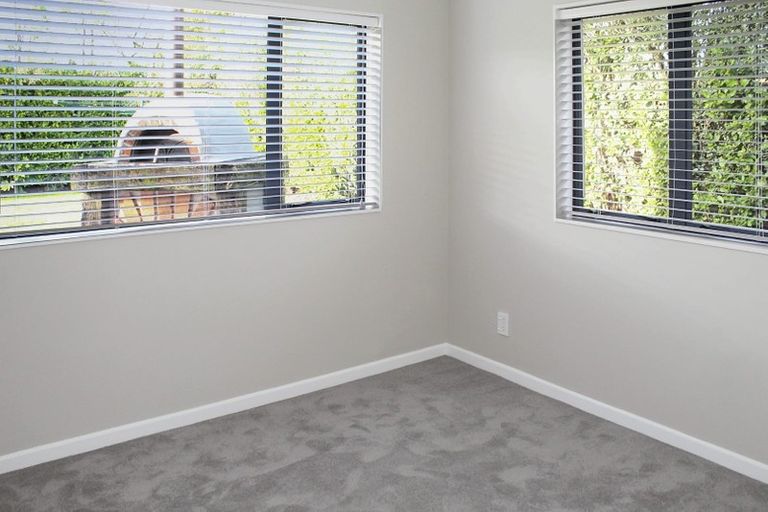 Photo of property in 153 Ruapehu Drive, Fitzherbert, Palmerston North, 4410