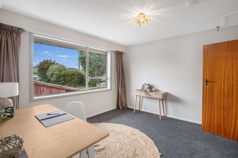 Photo of property in 14 Oakdale Street, Avonhead, Christchurch, 8042