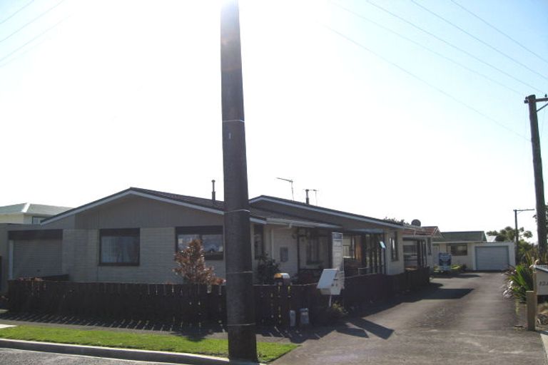 Photo of property in 1/14 Burns Street, Westown, New Plymouth, 4310