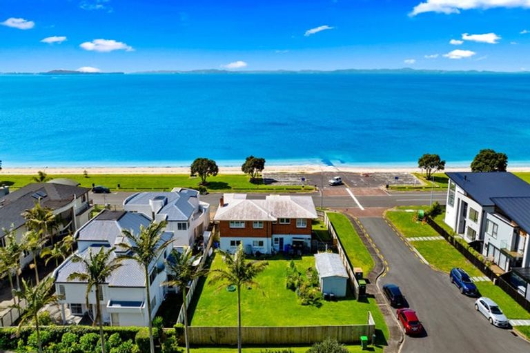 Photo of property in 57 The Esplanade, Eastern Beach, Auckland, 2012