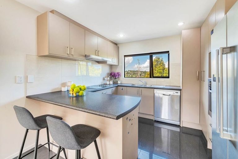 Photo of property in 70d Glengarry Road, Glen Eden, Auckland, 0602