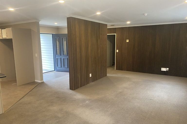 Photo of property in 12 Mcewen Crescent, Riverstone Terraces, Upper Hutt, 5018