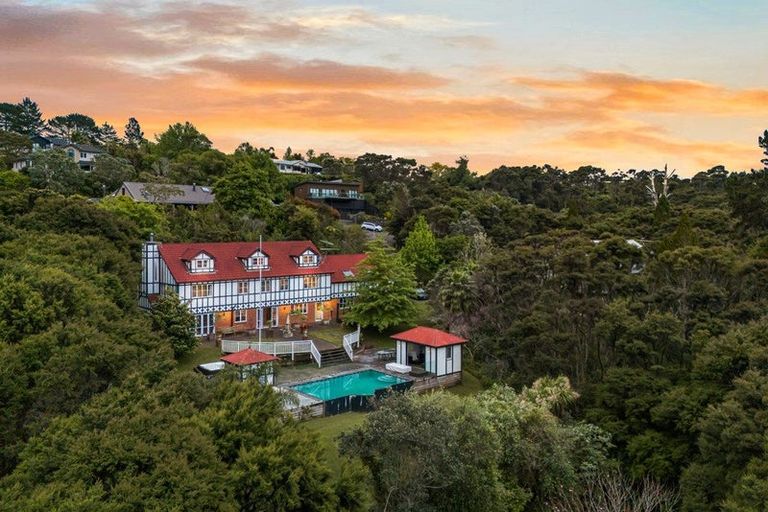 Photo of property in 233 Paremoremo Road, Lucas Heights, Auckland, 0632