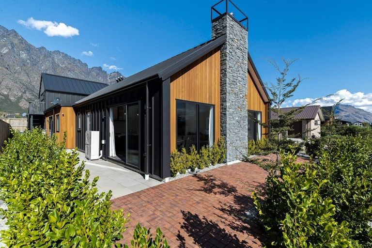 Photo of property in 8 Wheat Street, Jacks Point, Queenstown, 9371