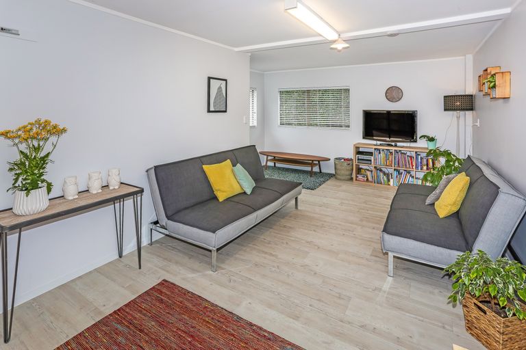 Photo of property in 84 Wharf Road, Clarks Beach, Pukekohe, 2679