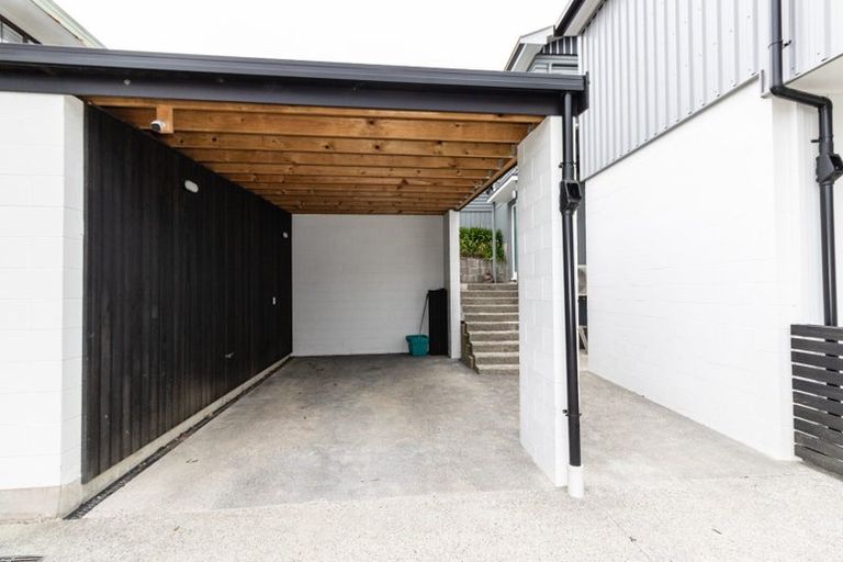 Photo of property in 30c Collins Avenue, Tawa, Wellington, 5028