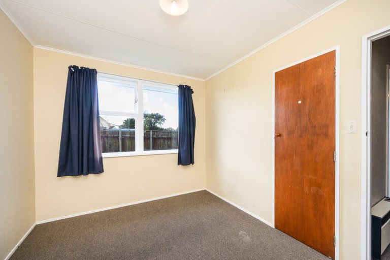 Photo of property in 98 Apollo Parade, Milson, Palmerston North, 4414