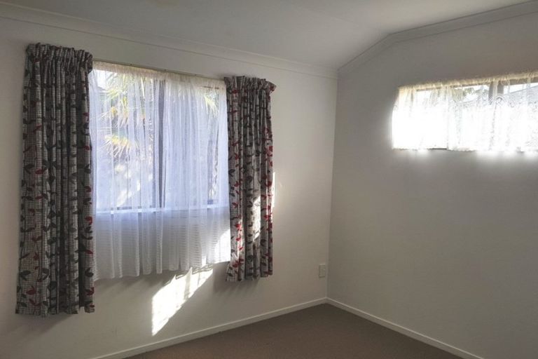 Photo of property in 35 Basra Drive, Henderson, Auckland, 0612