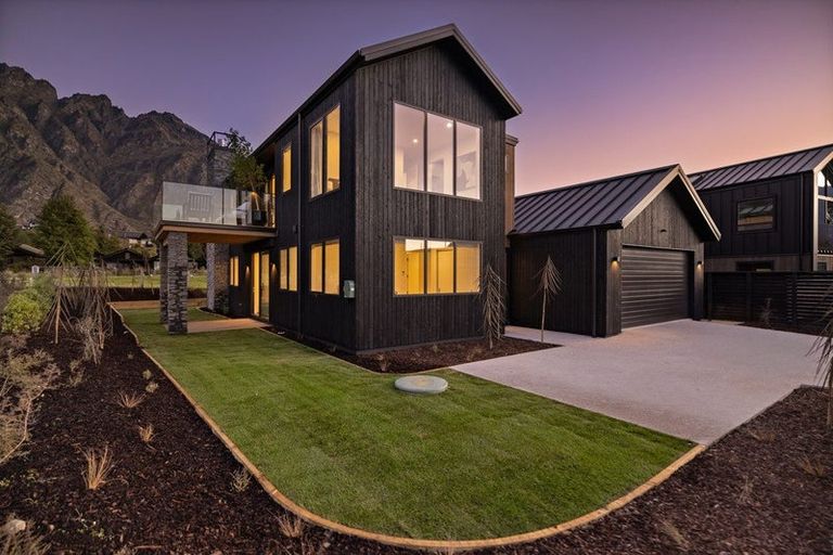 Photo of property in 13 Taurus Lane, Jacks Point, 9371