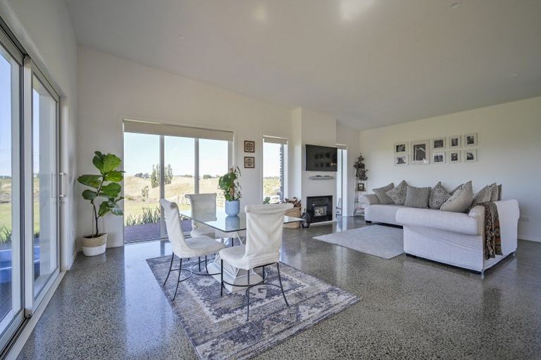 Photo of property in 2658 Taihape Road, Sherenden, Hastings, 4179