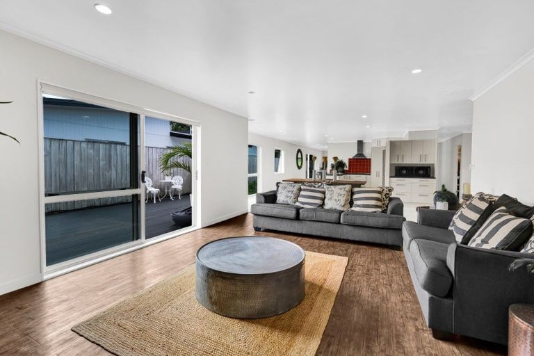 Photo of property in 24 Moulton Street, Moturoa, New Plymouth, 4310