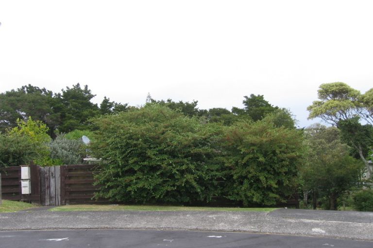 Photo of property in 2/10 Nea Place, Hillcrest, Auckland, 0627