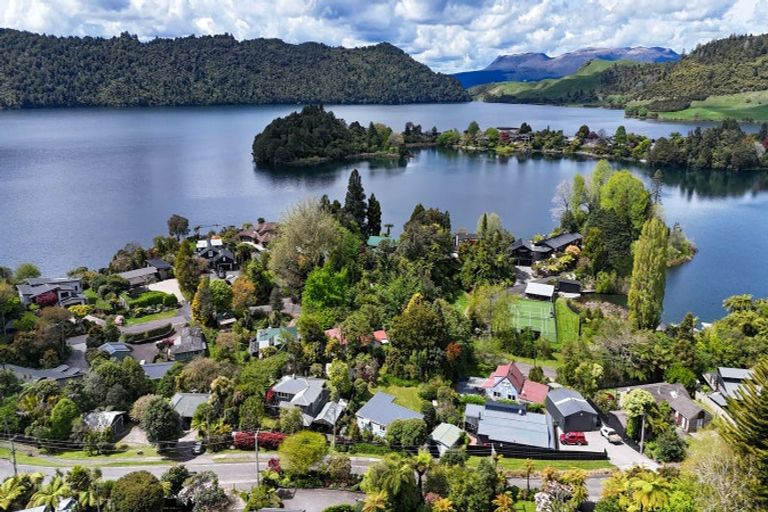 Photo of property in 33 Okareka Loop Road, Lake Okareka, Rotorua, 3076