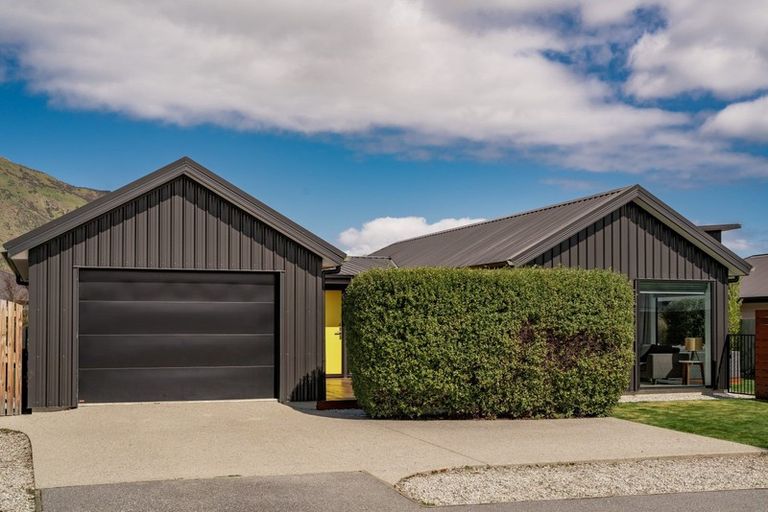 Photo of property in 4 Violet Way, Lower Shotover, Queenstown, 9304