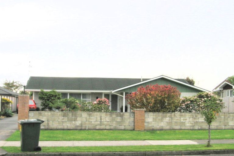 Photo of property in 77 Ngaio Road, Waikanae, 5036