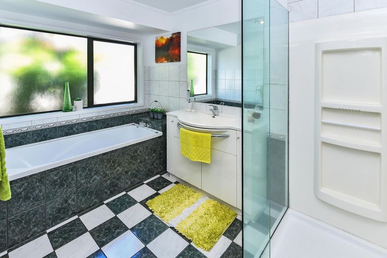 Photo of property in 23 Glenross Drive, Wattle Downs, Auckland, 2103