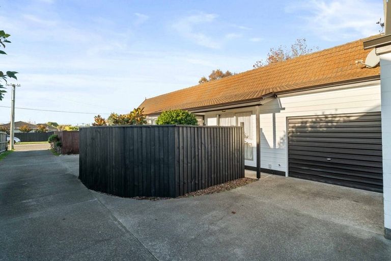 Photo of property in 2/321 Wairakei Road, Burnside, Christchurch, 8053