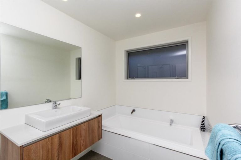 Photo of property in 1 Ryder Drive, Waiwhakaiho, New Plymouth, 4312