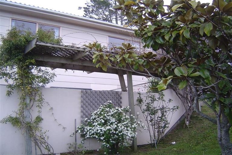 Photo of property in 28 King Richard Place, Browns Bay, Auckland, 0630