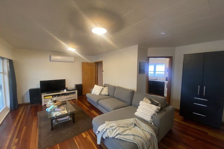 Photo of property in 1a Wood Street, Takaro, Palmerston North, 4410