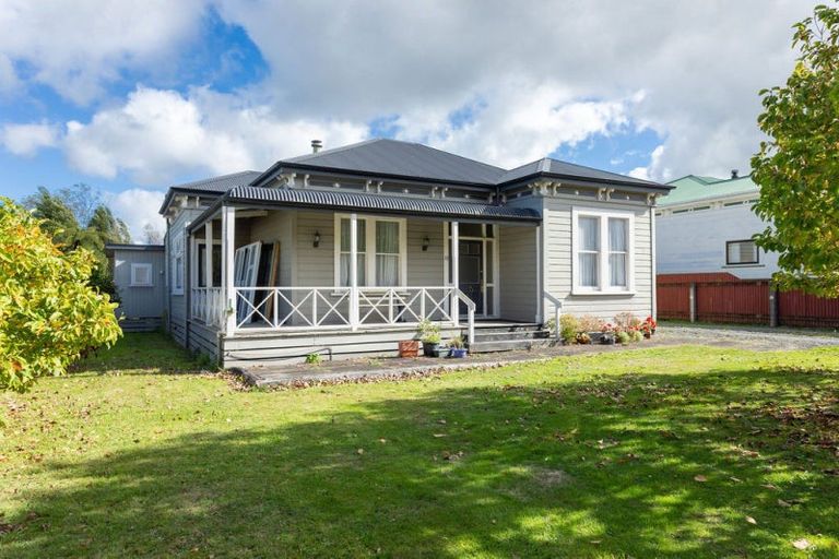 Photo of property in 12 Grant Street, Dannevirke, 4930