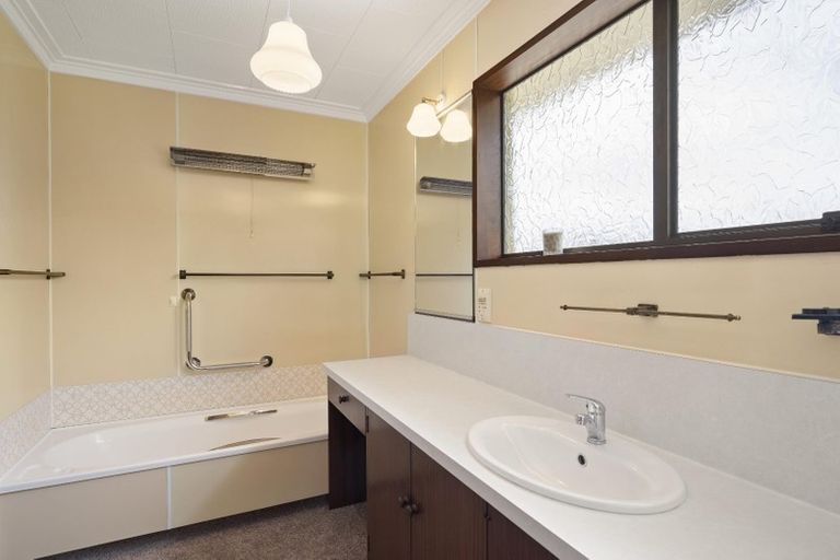 Photo of property in 47 Hunter Crescent, Wanaka, 9305