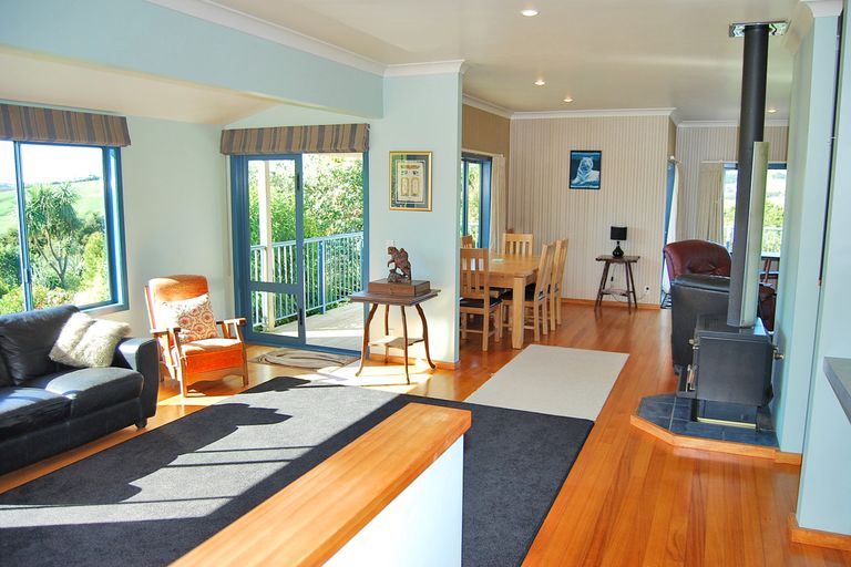 Photo of property in 365 Oneriri Road, Kaiwaka, 0573