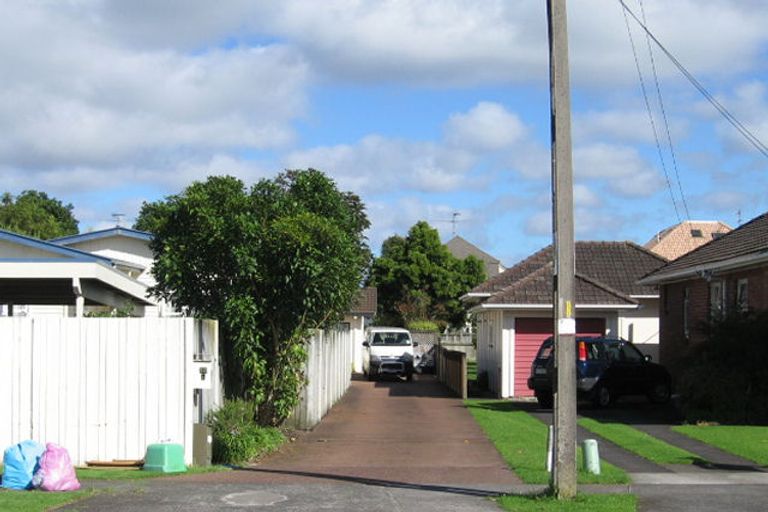 Photo of property in 2/33 Hattaway Avenue, Bucklands Beach, Auckland, 2012