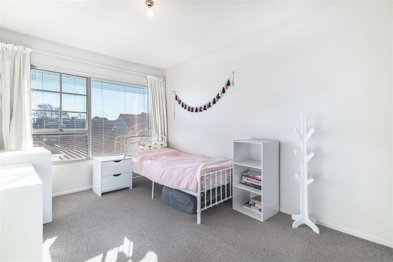 Photo of property in 7 Apsley Drive, Russley, Christchurch, 8042