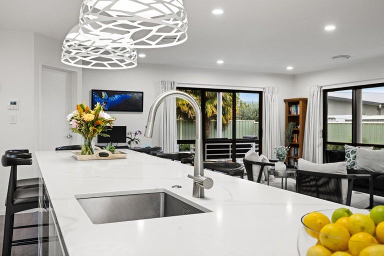 Photo of property in 15 Chelsea Drive, Taradale, Napier, 4112