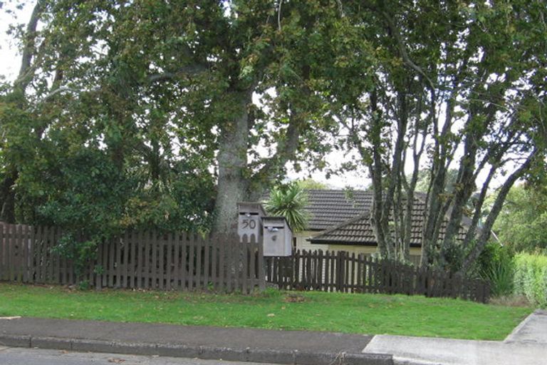 Photo of property in 50 Renata Crescent, Te Atatu Peninsula, Auckland, 0610