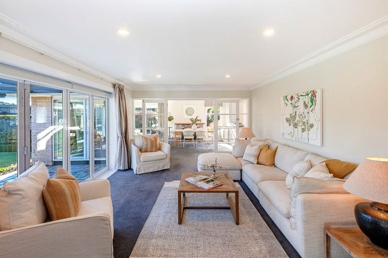 Photo of property in 17 Ilfracombe Place, Burnside, Christchurch, 8053