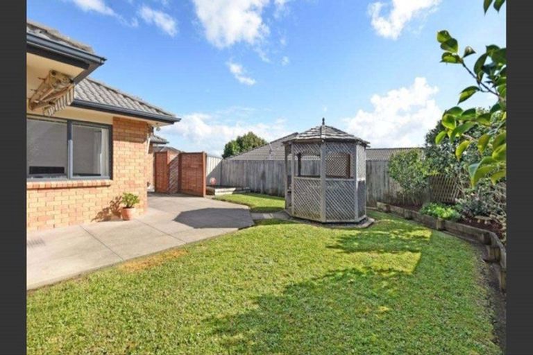 Photo of property in 23 Dairyland Drive, East Tamaki Heights, Auckland, 2016