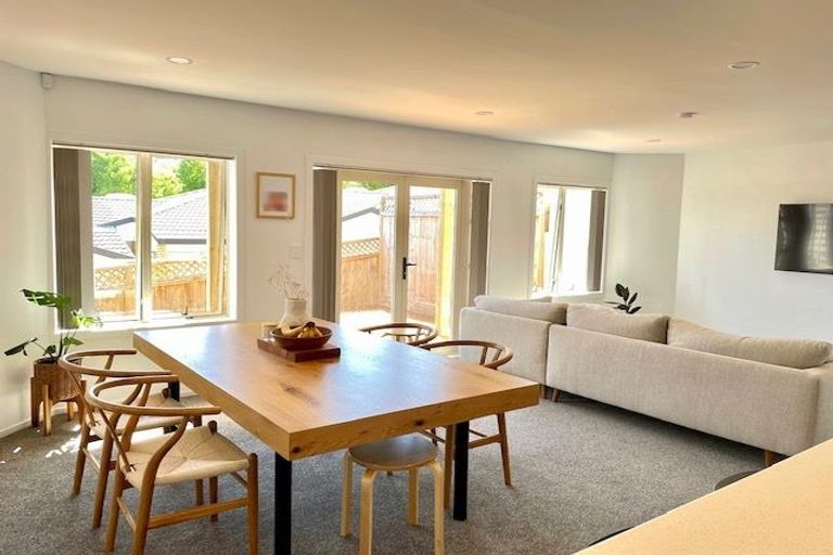Photo of property in 7/14 Fields Parade, Oteha, Auckland, 0632
