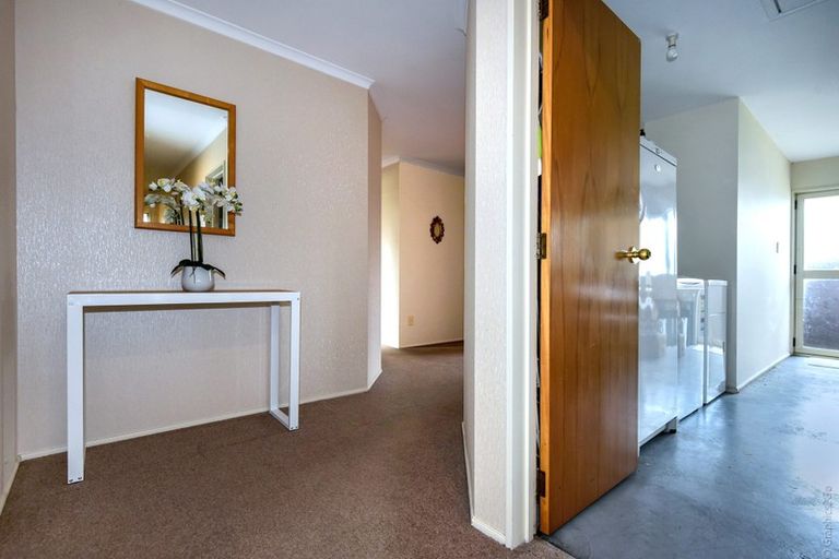 Photo of property in 21 Villa Grove, Ilam, Christchurch, 8041